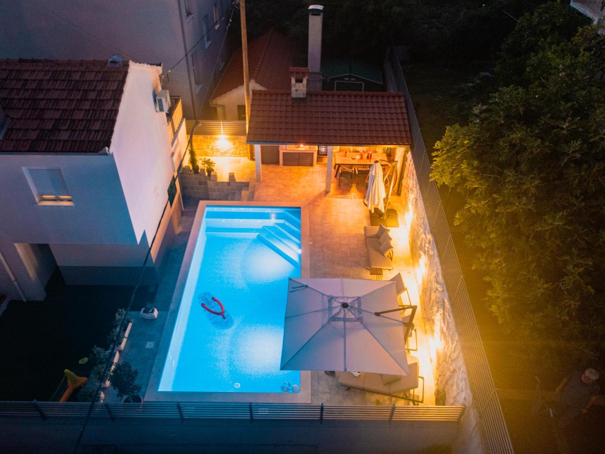 Adam Apartments Stobreč Buitenkant foto