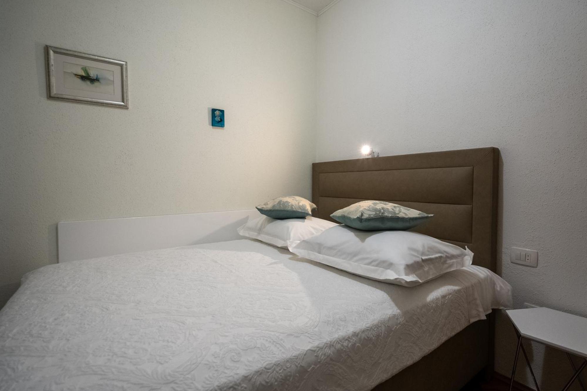 Adam Apartments Stobreč Buitenkant foto