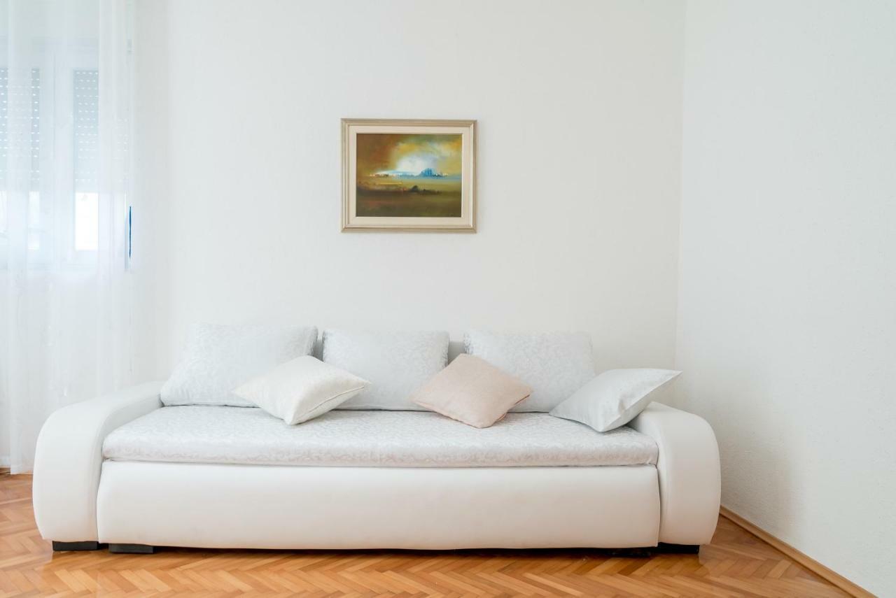 Adam Apartments Stobreč Buitenkant foto